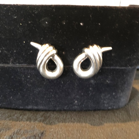 Bayanihan Silver Vintage Hollow Modernist Clip Earrings - Picture 6 of 9